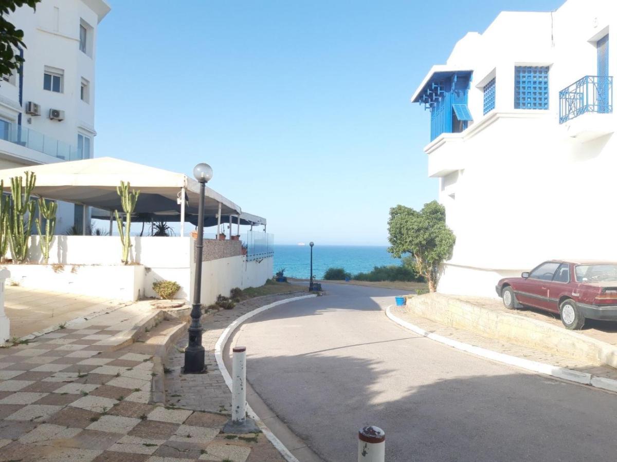 Marvellous Water Front Appartement In Gammarth ,2 Bd ,2Bathrooms, Salon/شقة فاخرة جدا على البحر مباشرة، في ارقى منطقة قمرت تونس Экстерьер фото