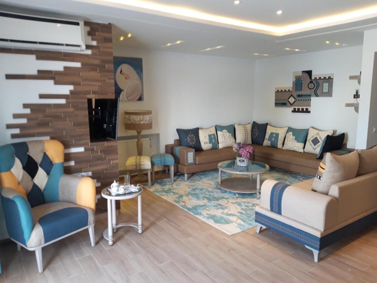 Marvellous Water Front Appartement In Gammarth ,2 Bd ,2Bathrooms, Salon/شقة فاخرة جدا على البحر مباشرة، في ارقى منطقة قمرت تونس Экстерьер фото